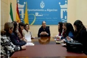 Victoria Kent y Ayuntamiento perfilan los detalles de los cursos para jóvenes