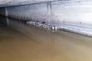 Un video denunciando el estado del colector del paseo marítimo recibe 9.000 reproducciones