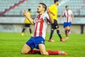 El Algeciras gana (3-2) y aspira a los 100 puntos