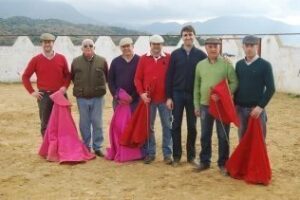 Los Aficionados Prácticos Taurinos de Algeciras tientan la ganadería de Pedro Fernández