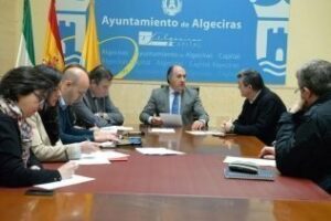 IU insta al alcalde a convocar sesiones de los órganos municipales que están solicitadas por la oposición