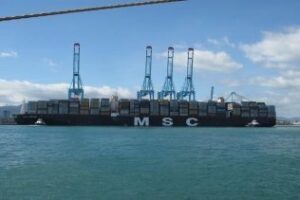 Primera escala del buque más grande del mundo en Algeciras