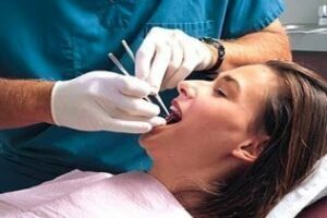 El Colegio Oficial de Dentistas de Cádiz advierte del riesgo sanitario existente por el intrusismo en la profesión