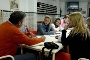 Pajares repasa con los vecinos del Cobre las actuaciones realizadas por Emalgesa