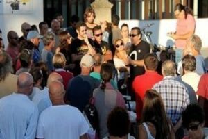 Podemos tampoco podrá utilizar en Tarifa cartelería,pancartas o farolas