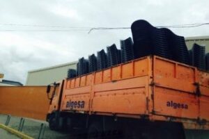 Incómoda: ¿El PP utiliza camiones de Algesa para el mitín de hoy en Algeciras?