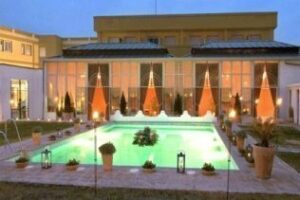 El PSOE propone bonificar el IAE a los hoteles que permanezcan abiertos todo el año