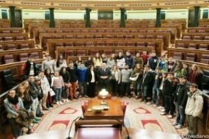 Landaluce recibe en el Congreso de los Diputados a los alumnos del Colegio Los Pinos