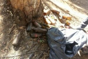 Vecinos dedican la Semana Santa a limpiar "ante el abandono municipal"