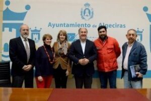 La Sociedad del Cante Grande lo otorga el premio Antonio Rubio" a Luís de Mateo