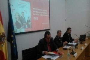 Más de 250 jóvenes campogibraltareños se han inscrito ya en el programa de prácticas de Junta y Banco Santander