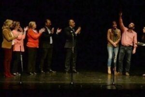 El festival carnavalesco de Kupadance se convierte en un homenaje a la memoria de Antonio Quirós