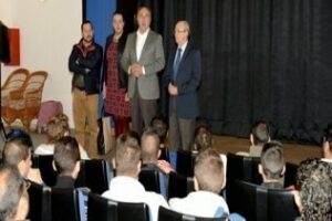 IU pide que los desempleados no paguen la inoperancia de Landaluce