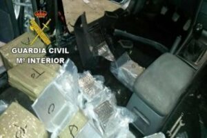 La Guardia Civil interviene más de media tonelada de hachís en Tarifa
