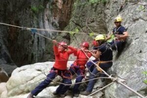 Rescatados dos montañistas perdidos en la "Garganta del Gran Capitán"