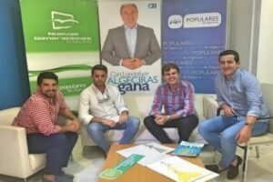 NNGG se reúne con el diseñador Rafael Leveque en su campaña de apoyo a los jóvenes creadores