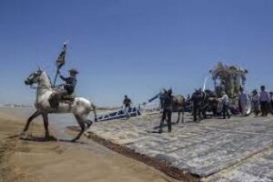 Comienza el paso de hermandades por Bajo de Guía y el Vado de El Quema