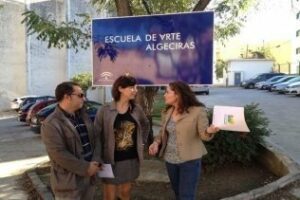 IU se interesa por las inversiones en la Escuela de Arte de Algeciras