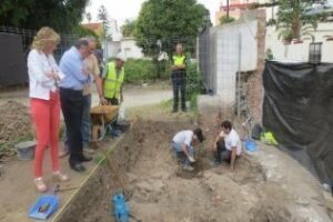 Aparece un enterramiento completo en los sondeos que se realizan en el Parque Smith