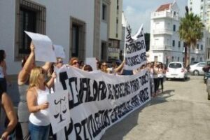 Estibadoras se manifiestan en demanda de una oportunidad laboral en el puerto de Algeciras