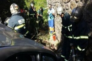Rescate en la N-340 tras caer desde un viaducto dirección Tarifa