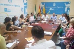 Landaluce propone a los grupos municipales más medidas de control a su equipo