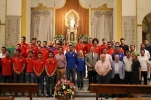 El Algeciras CF realiza una ofrenda floral a la Alcaldesa Perpetura por su ascenso
