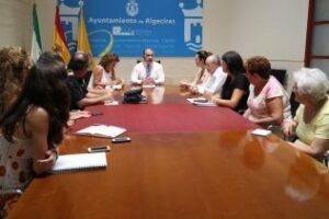 Ayuntamiento y entidades sociales se coordinarán para paliar los efectos de la ola de calor