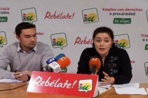 IU lleva al Parlamento las demandas de los Intérpretes de Lengua de Signos de colegios públicos de la provincia