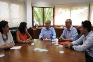 La nueva secretaria de Política Institucional (Psoe) se reúne con el presidente de la APBA