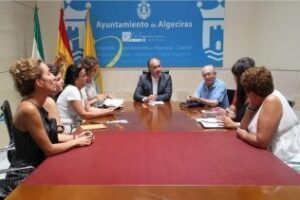 El alcalde preside la reunión de supervisión de medidas ante la ola de calor