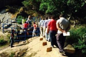 Ecologistas asisten al acto de confrontación para la extinción de las captaciones ilegales de la Garganta del Capitán