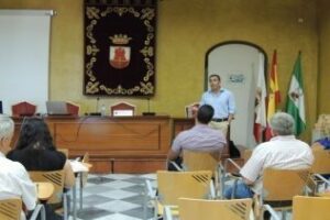 El presidente de la AGI inicia el seminario Aspectos estratégicos en la industria"