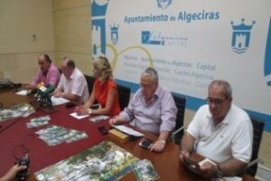 Pintor presenta las fiestas patronales de la Virgen de la Palma