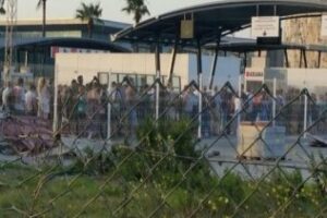 Vuelven las colas y la tensión mediática a la frontera con Gibraltar