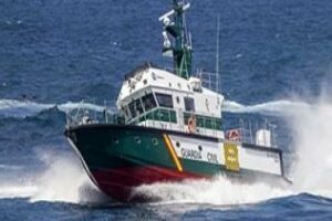 La niebla dificulta la búsqueda de una patera con siete inmigrantes