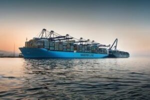 Megabuques "a pares" en el puerto de Algeciras