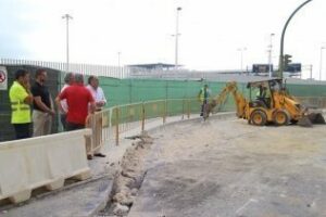 Arrancan las obras para construir una glorieta en Ojo del Muelle