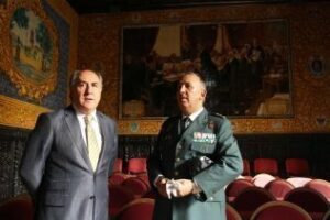 El alcalde recibe al coronel Jesús Núñez, nuevo jefe de la Comandancia de la Guardia Civil en Algeciras