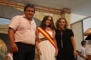 Arranca la Velada Popular de Los Guijos con la coronación de las reinas y damas