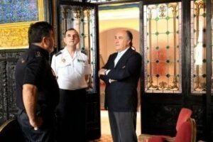 El alcalde recibe al nuevo comisario provincial del Cuerpo Nacional de Policía
