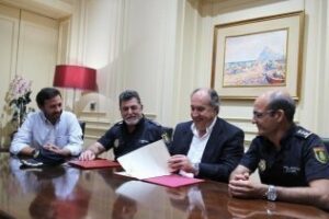 Acuerdo para favorecer el uso de instalaciones deportivas por la Policía Nacional