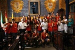 El alcalde recibe a los equipos del Club Balonmano Bahía de Algeciras