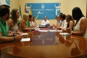 Acuerdo para felicitar a varios policías locales por distintos servicios realizados