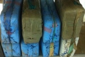 Intervenidos 541 kilos de hachís arrojados al mar por narcotraficantes