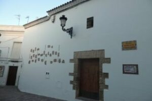 La sala municipal "Carcel Real" de Tarifa acoge la muestra de artistas de naturaleza