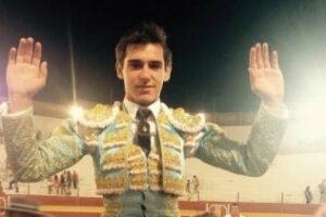 El alumno de la EMTA se proclama triunfador de la novillada de Tarifa