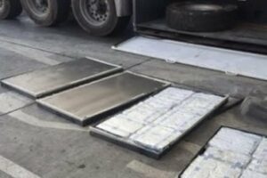 La Guardia Civil interviene 372 kilos en el doble fondo de un porta palé