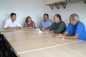 Entregada a la AAVV La Conejera el decreto de cesión del uso de su sede vecinal