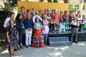 El alcalde comparte una convivencia final del verano con mayores de la ciudad